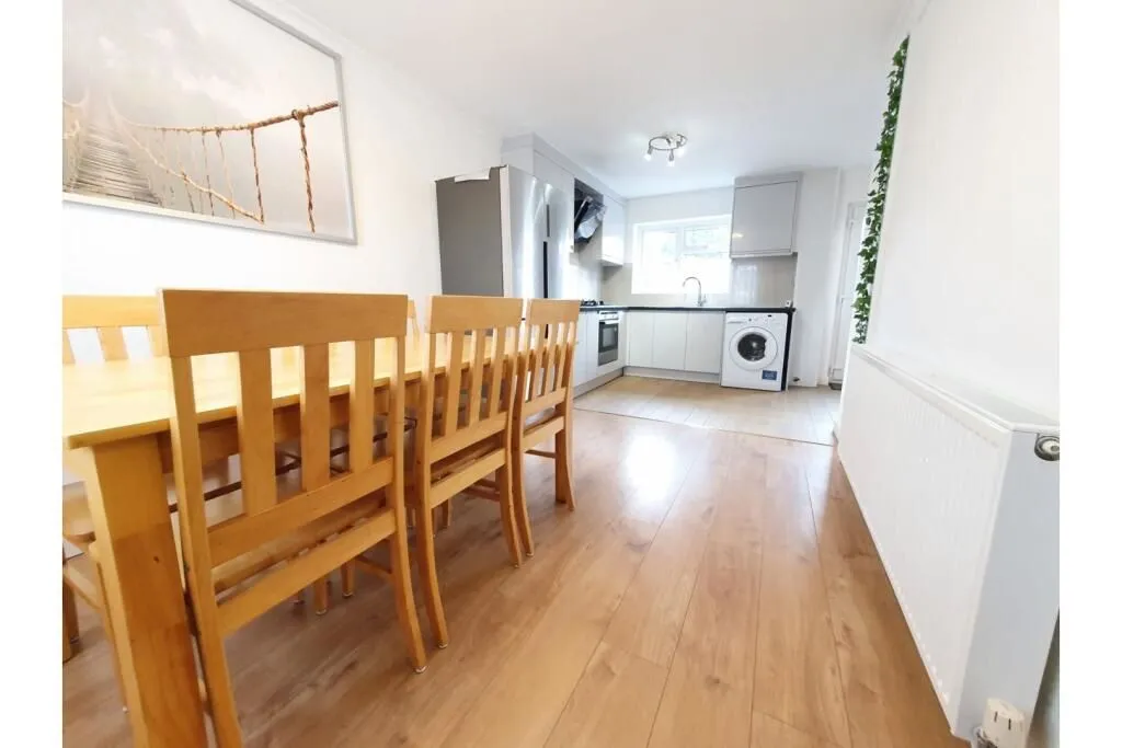 Birmingham, West Midlands, B31 2UN - Online Auctions