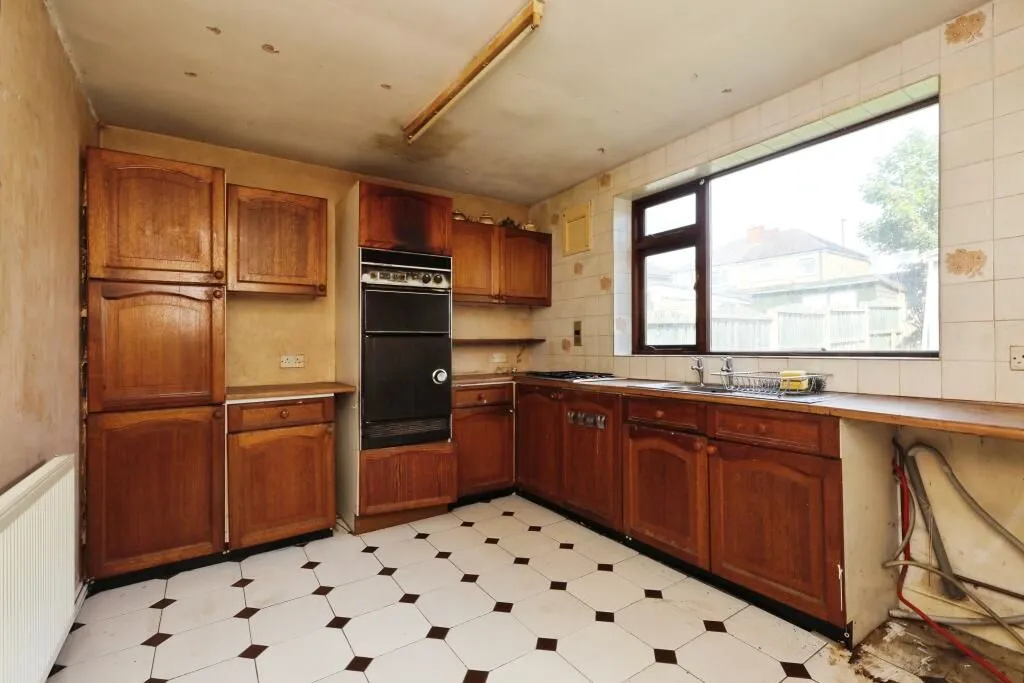 Sheffield, South Yorkshire, S12 2JF - Online Auctions