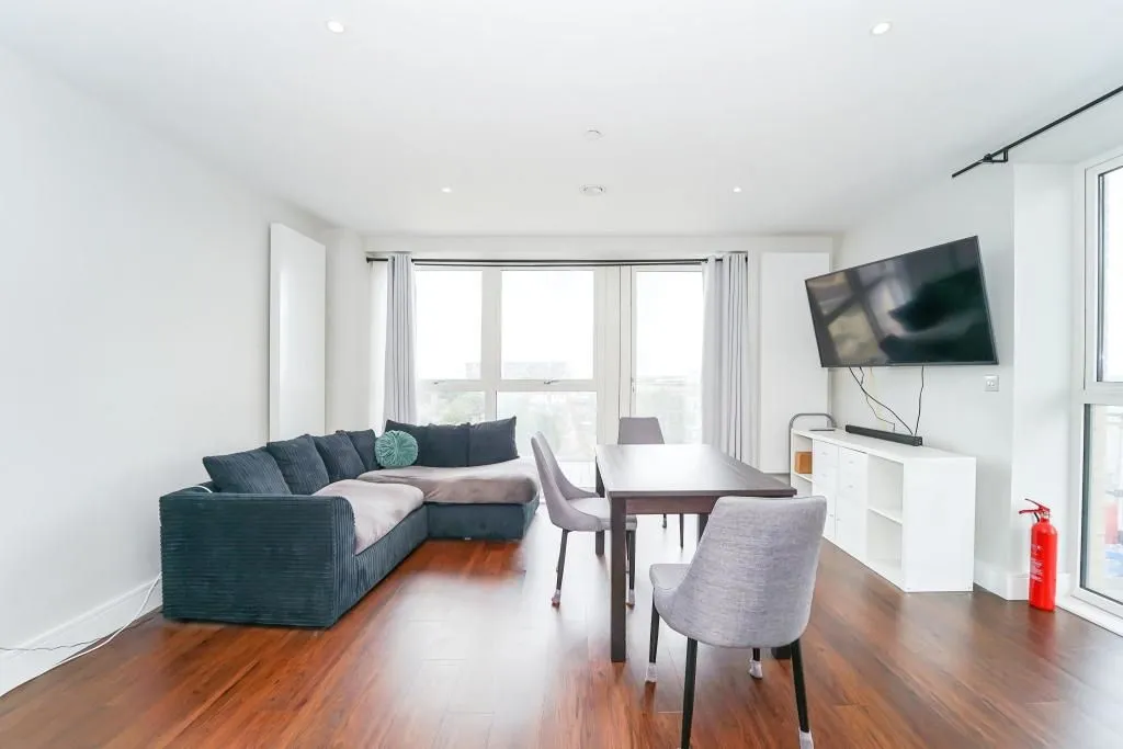 Merrick Road, Southall, Middlesex, UB2 4WS - Online Auctions