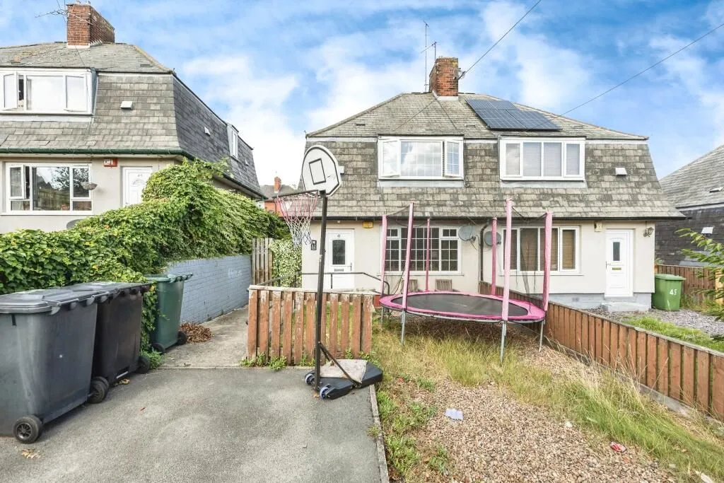 Leeds, West Yorkshire, LS10 3DX - Online Auctions