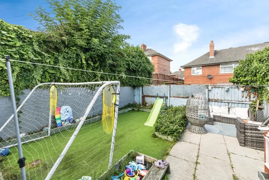 Leeds, West Yorkshire, LS10 3DX - Online Auctions