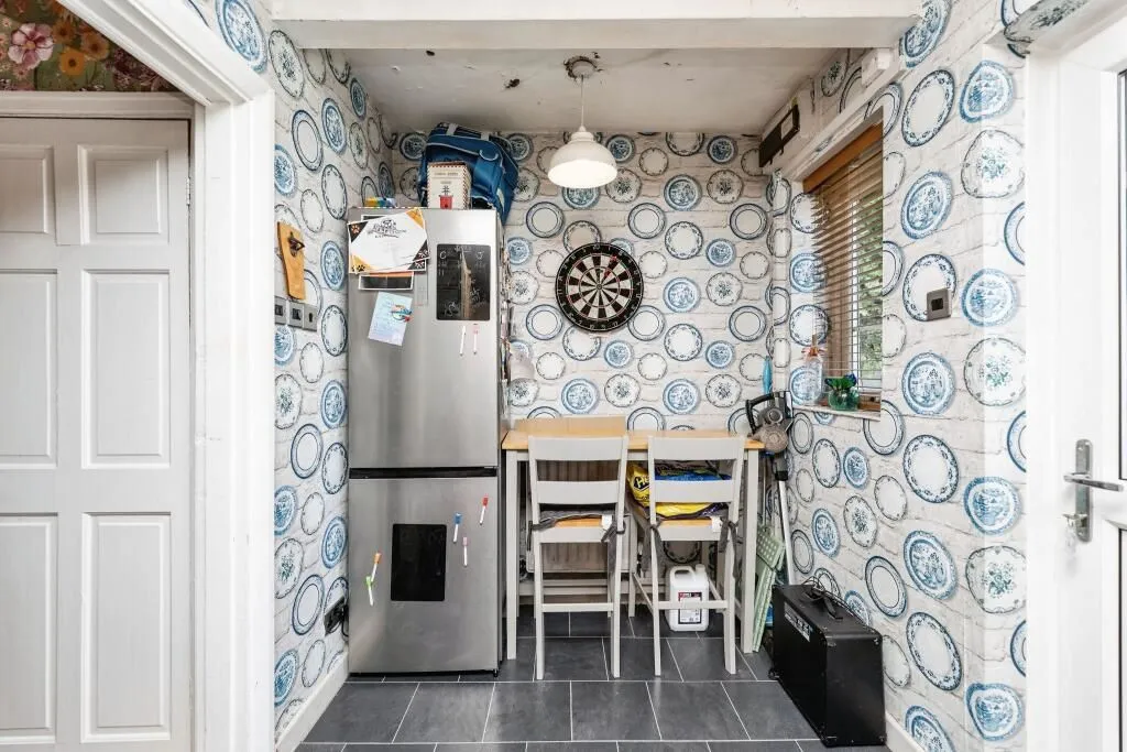 Leeds, West Yorkshire, LS10 3DX - Online Auctions