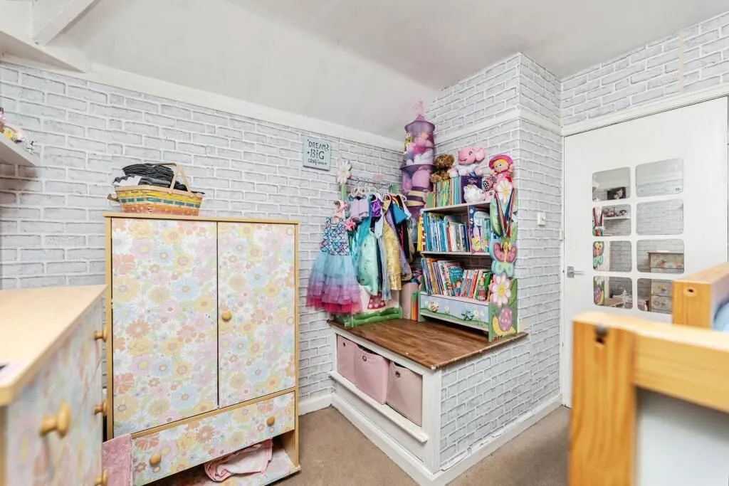 Leeds, West Yorkshire, LS10 3DX - Online Auctions