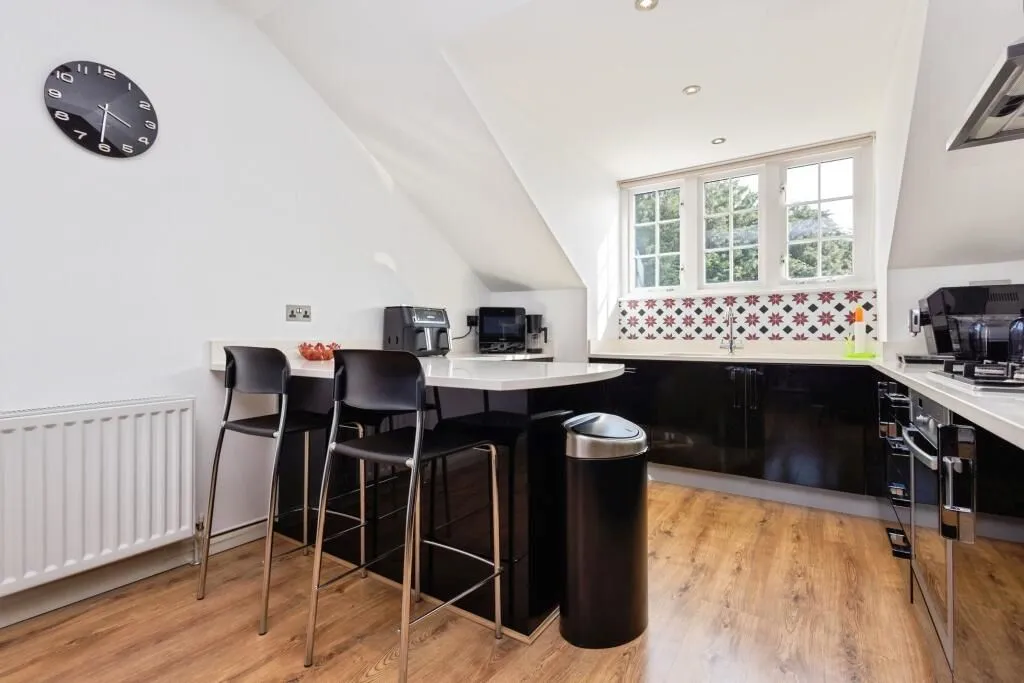 Newark Lane, Ripley, Woking, Surrey, GU23 6BS - Online Auctions
