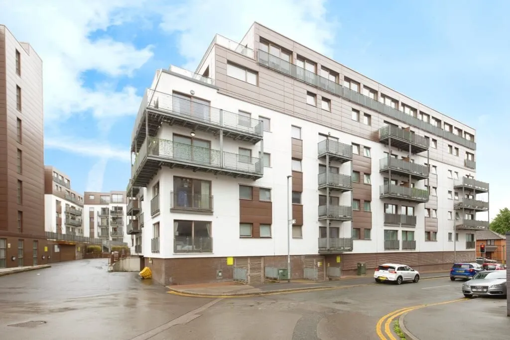1 Isaac Way, Manchester, Lancashire, M4 7EE - Online Auctions