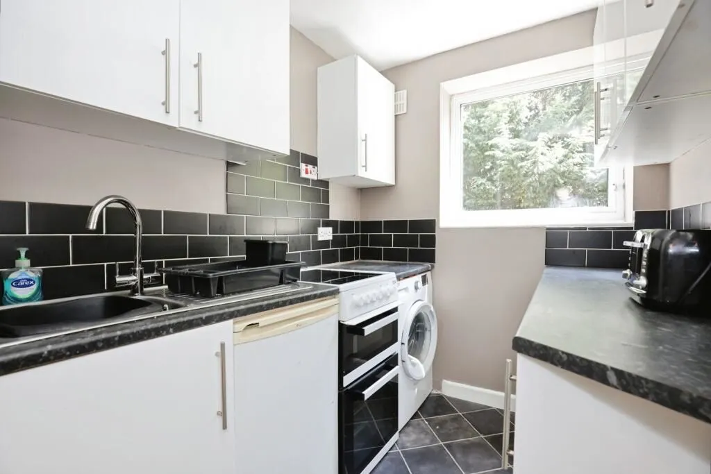 Coventry, West Midlands, CV2 2AZ - Online Auctions