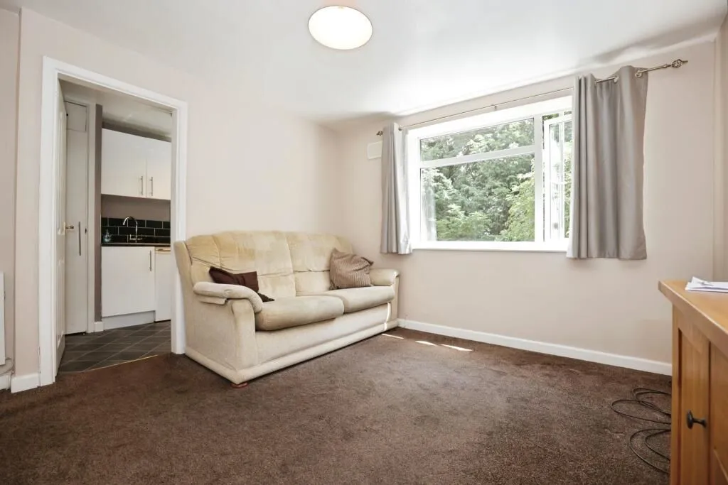 Coventry, West Midlands, CV2 2AZ - Online Auctions