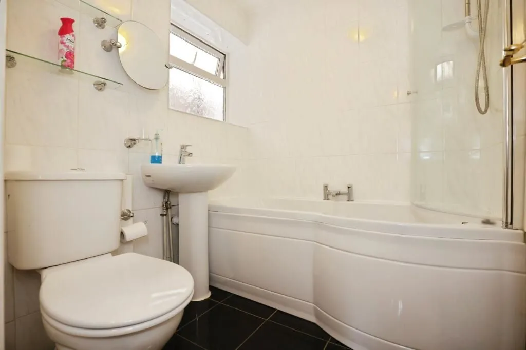 Coventry, West Midlands, CV2 2AZ - Online Auctions