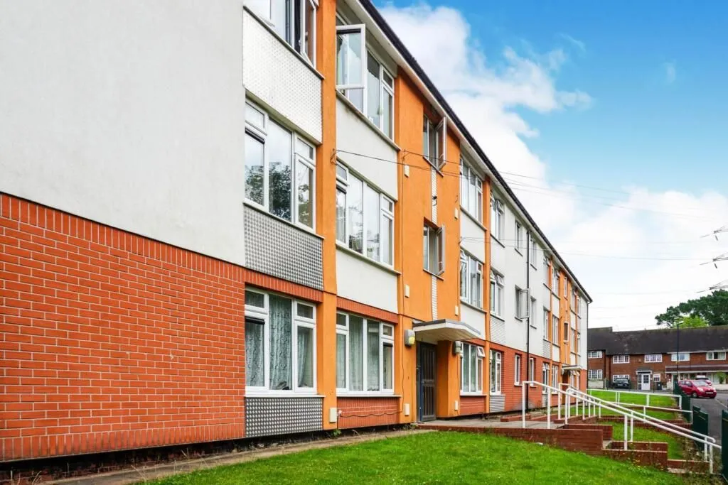 27 Bucknall Crescent, Birmingham, West Midlands, B32 4AW - Online Auctions