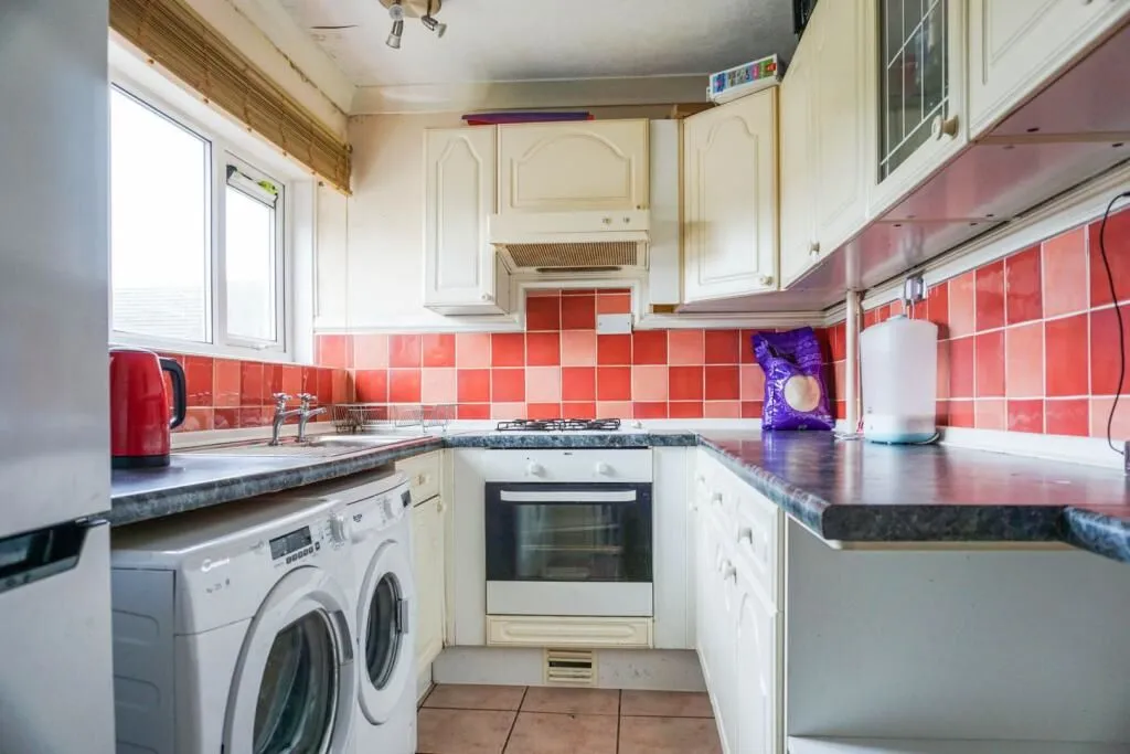 27 Bucknall Crescent, Birmingham, West Midlands, B32 4AW - Online Auctions