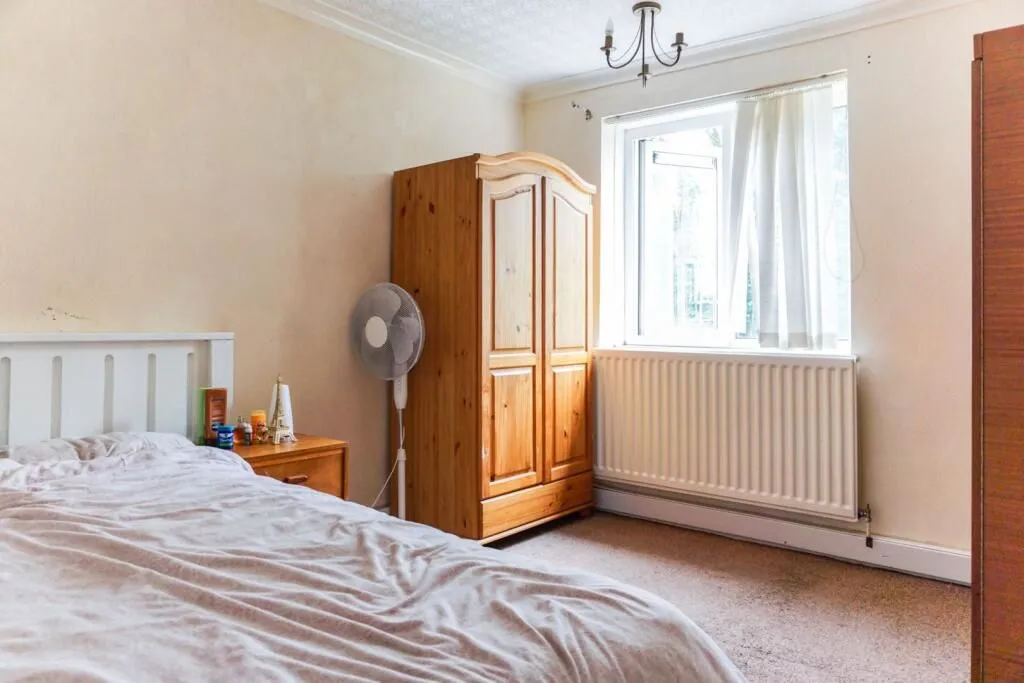 27 Bucknall Crescent, Birmingham, West Midlands, B32 4AW - Online Auctions