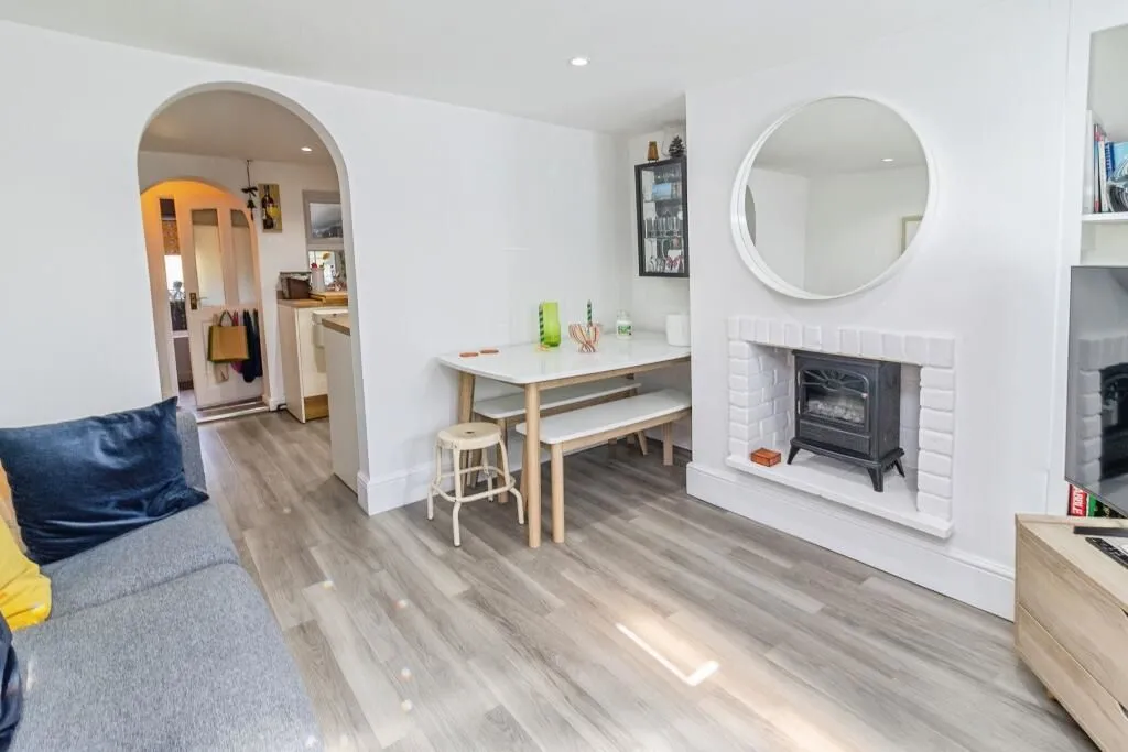 Toddington, Dunstable, Bedfordshire, LU5 6DE - Online Auctions