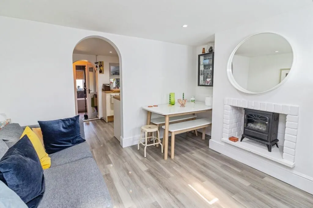 Toddington, Dunstable, Bedfordshire, LU5 6DE - Online Auctions
