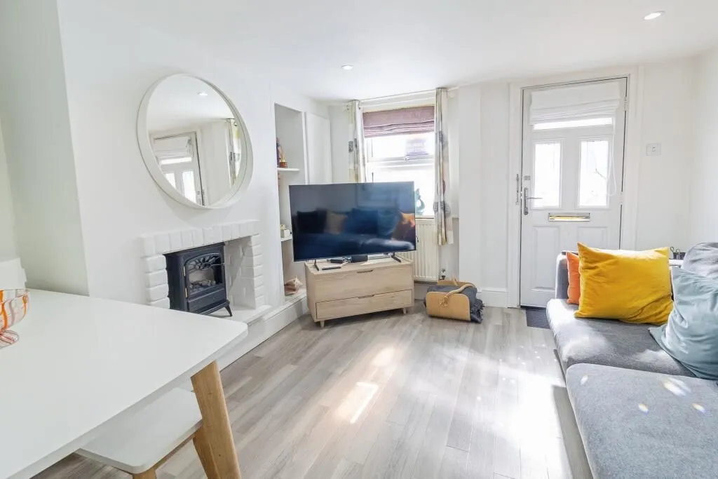 Toddington, Dunstable, Bedfordshire, LU5 6DE - Online Auctions
