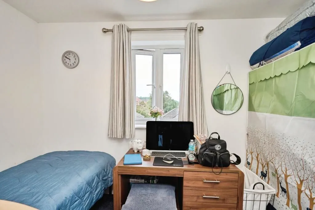 Newport, Isle Of Wight, PO30 2AN - Online Auctions