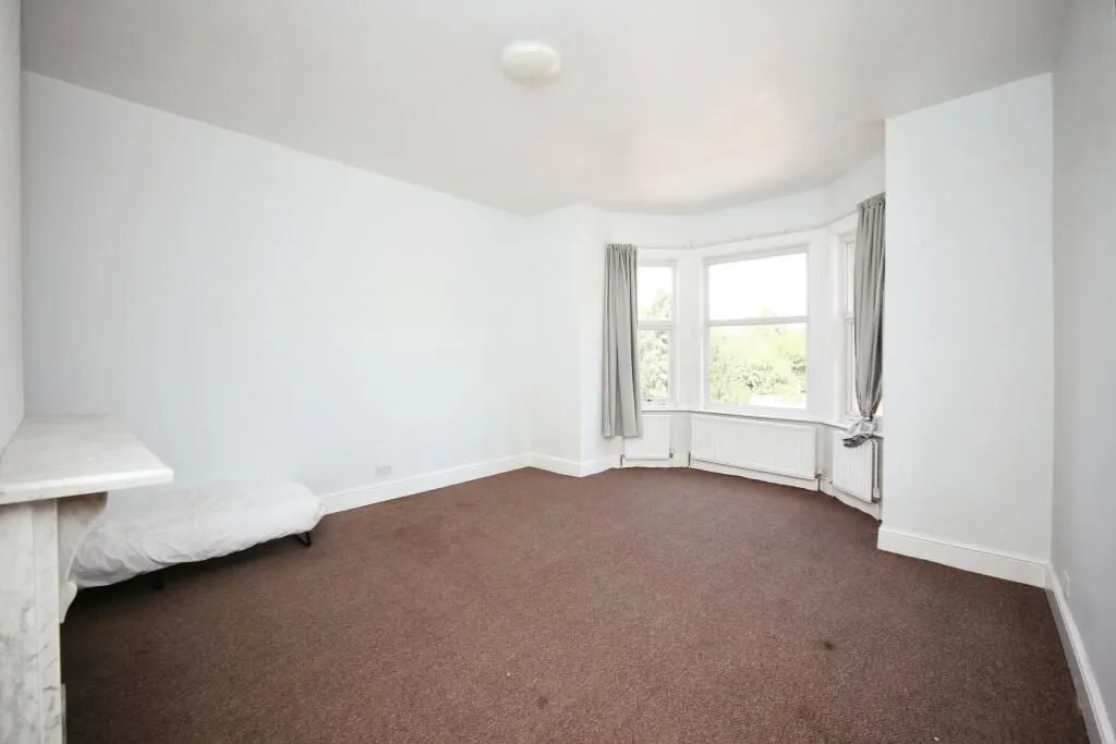 27 Birmingham Road, Kidderminster, Worcestershire, DY10 2BX - Online Auctions