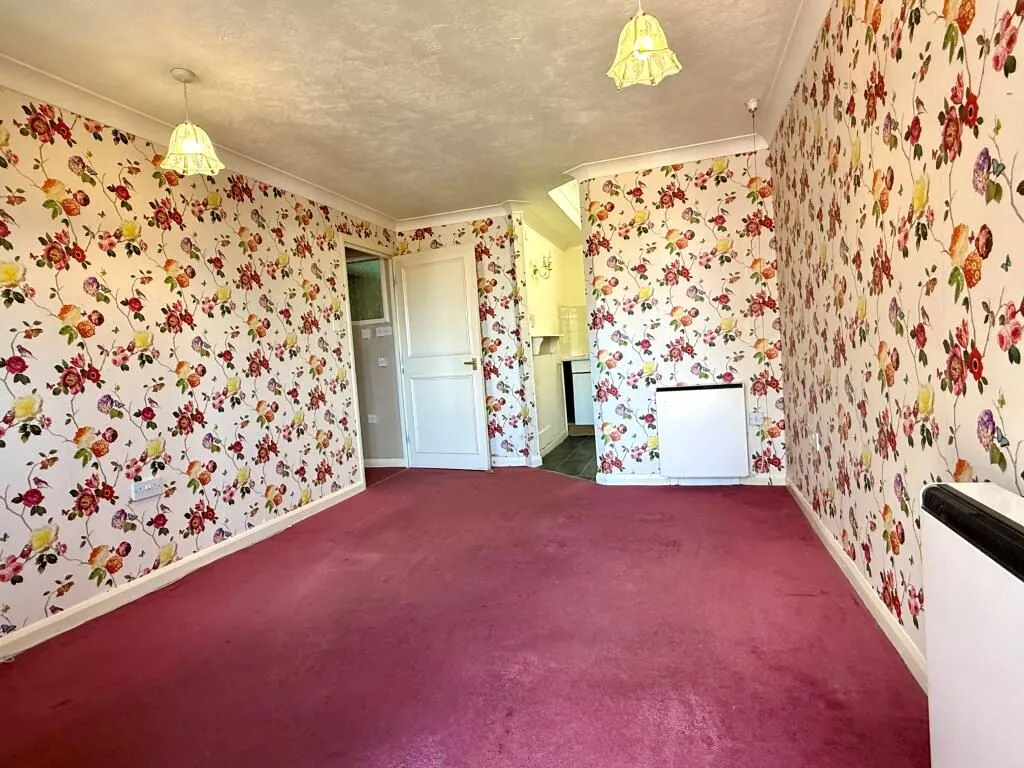 Pembroke Court, 397 High Street, Chatham, Kent, ME4 4PG - Online Properties