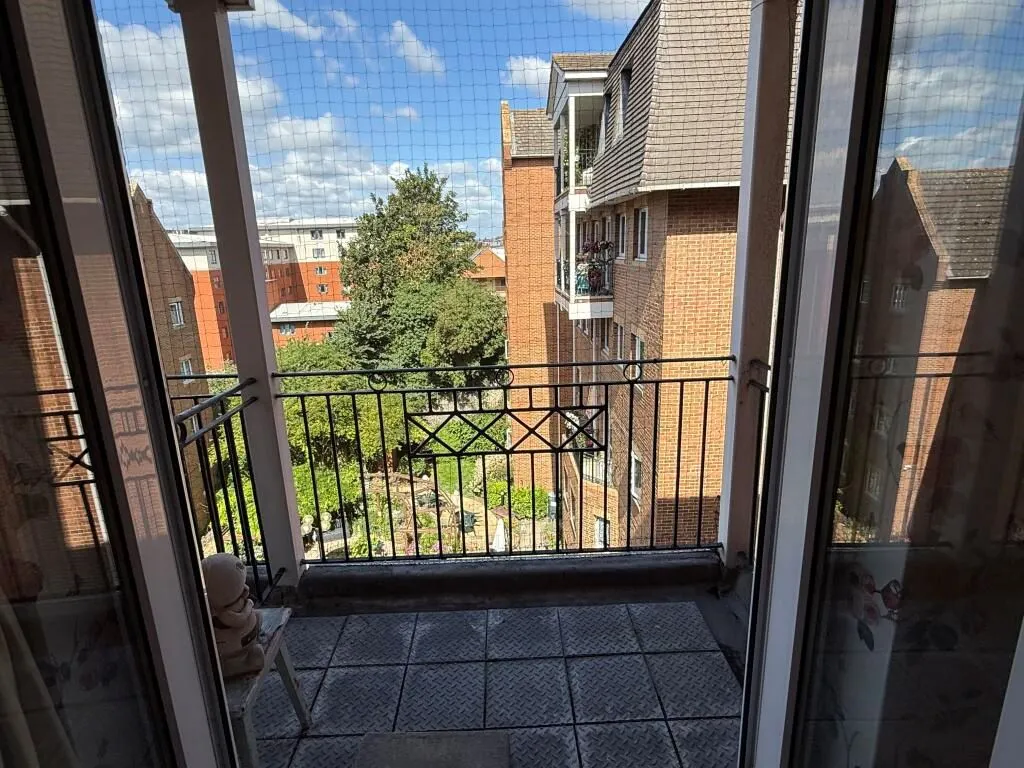 Pembroke Court, 397 High Street, Chatham, Kent, ME4 4PG - Online Properties