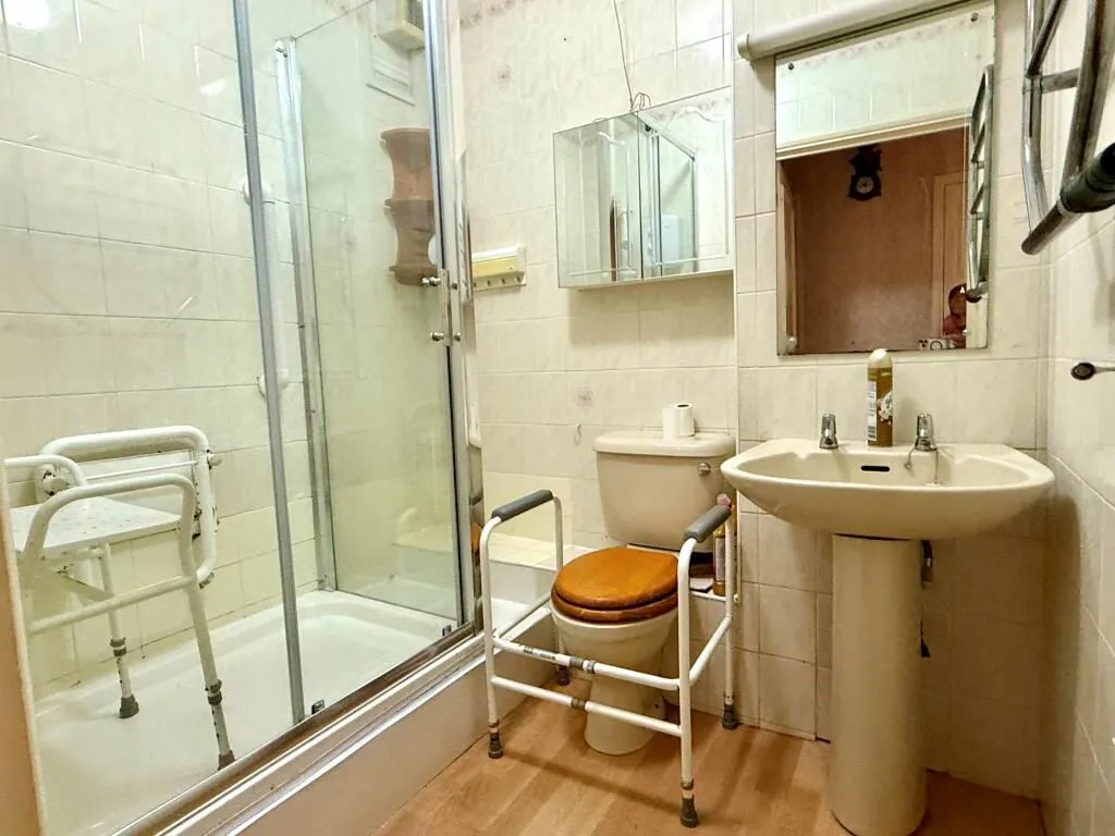 Pembroke Court, 397 High Street, Chatham, Kent, ME4 4PG - Online Properties