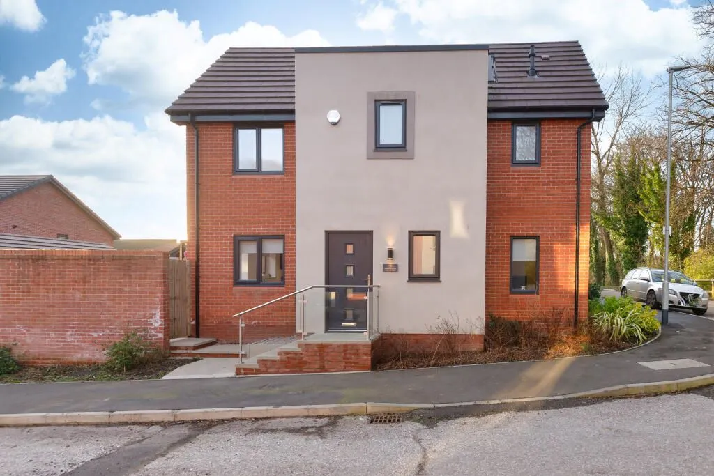 Preston, Lancashire, PR1 5BJ - Online Properties