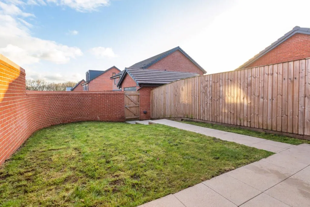 Preston, Lancashire, PR1 5BJ - Online Properties