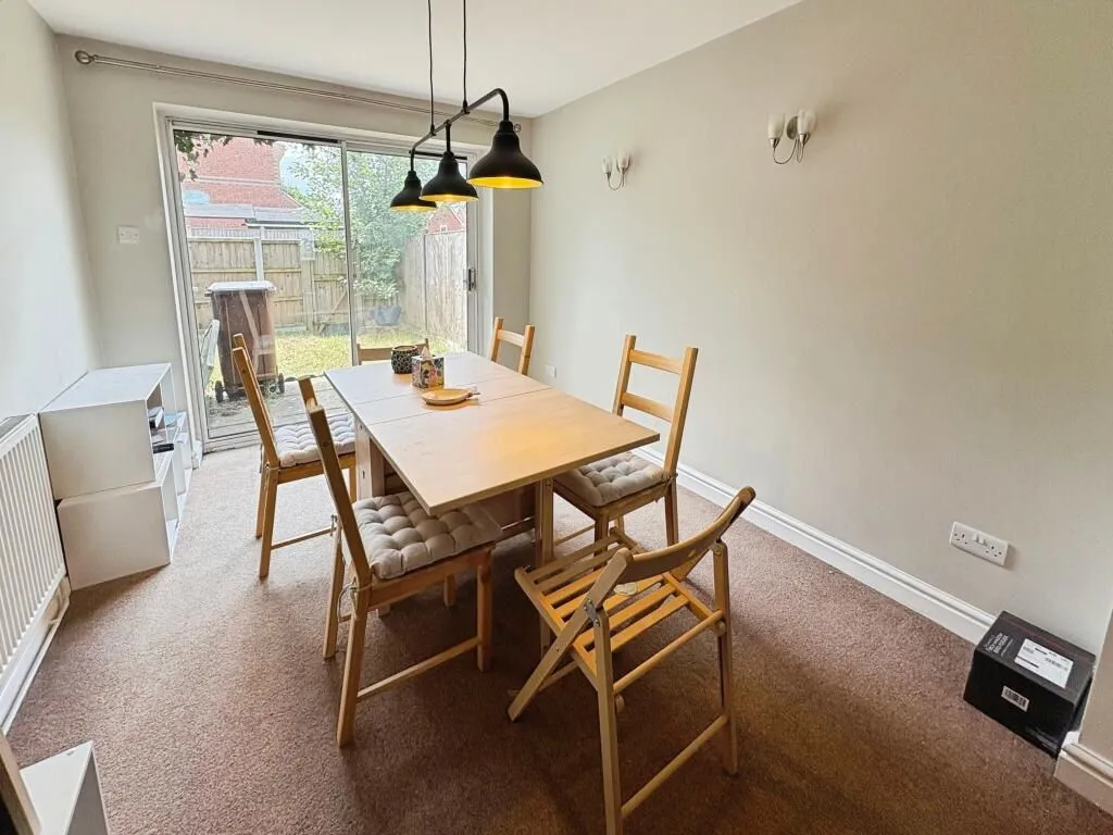 Uttoxeter, Staffordshire, ST14 8UE - Online Properties