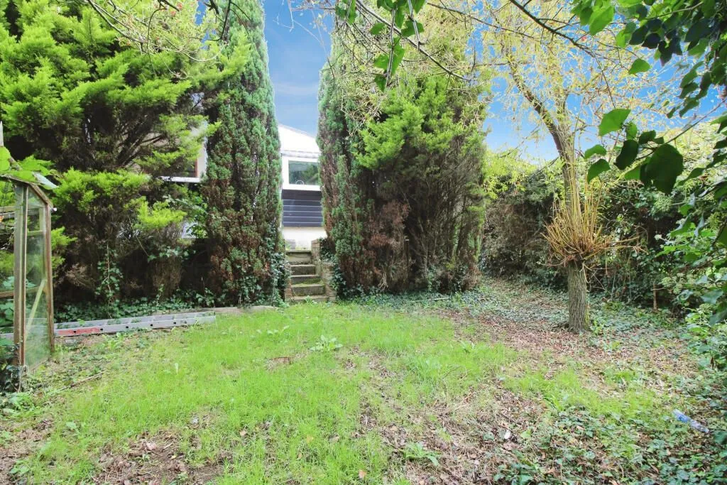 Bridport Road, Dorchester, Dorset, DT2 9DS - Online Properties