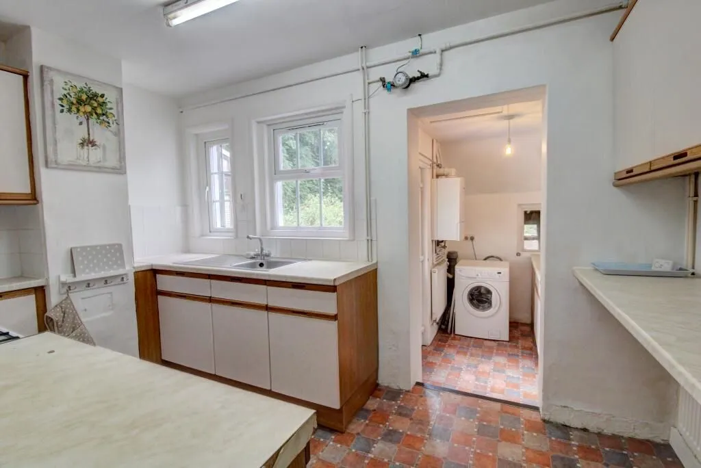 Forest Row, East Sussex, RH18 5AY - Online Properties