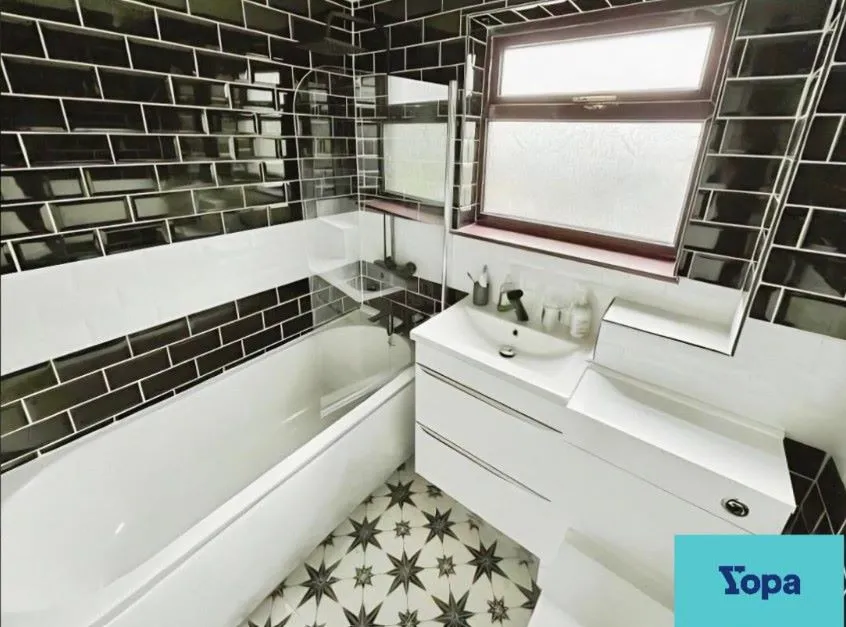 Stoke-on-Trent, Staffordshire, ST3 7RY - Online Properties