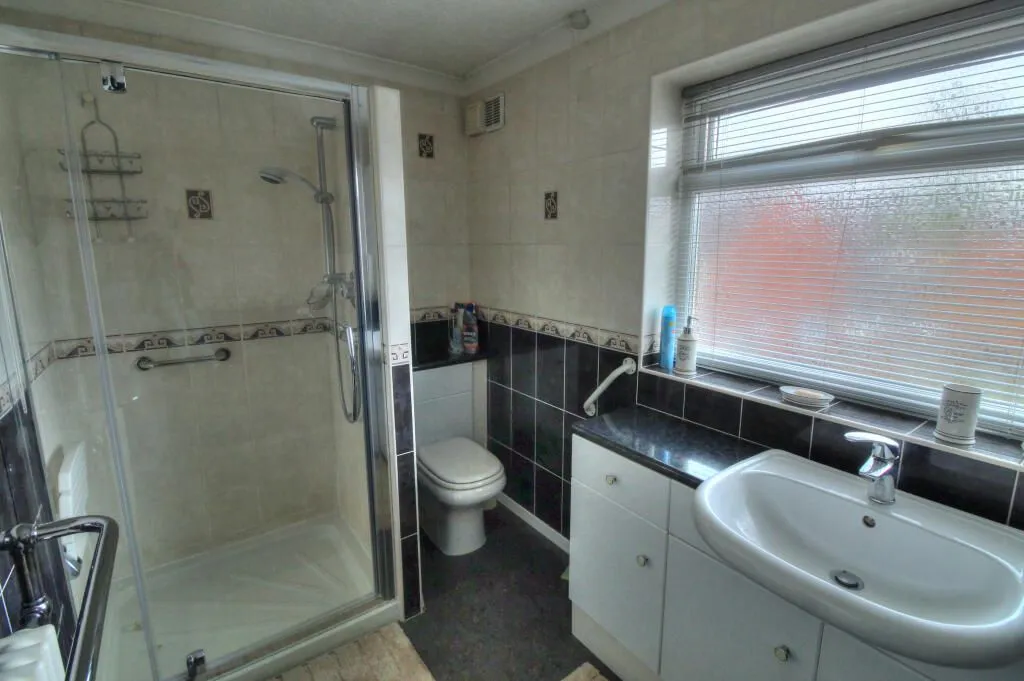 Stourbridge, West Midlands, DY9 8DG - Online Properties