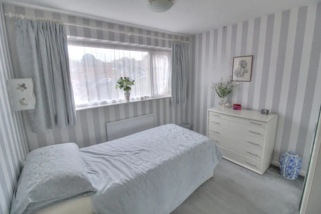 Stourbridge, West Midlands, DY9 8DG - Online Properties