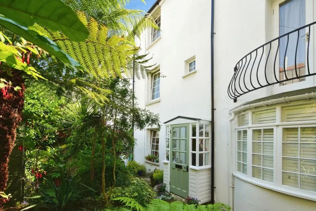 Hove, East Sussex, BN3 1AP - Online Properties