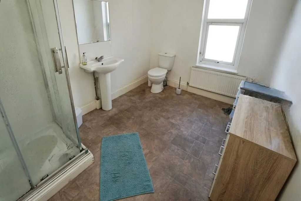 Wolverhampton, West Midlands, WV3 0LG - Online Properties
