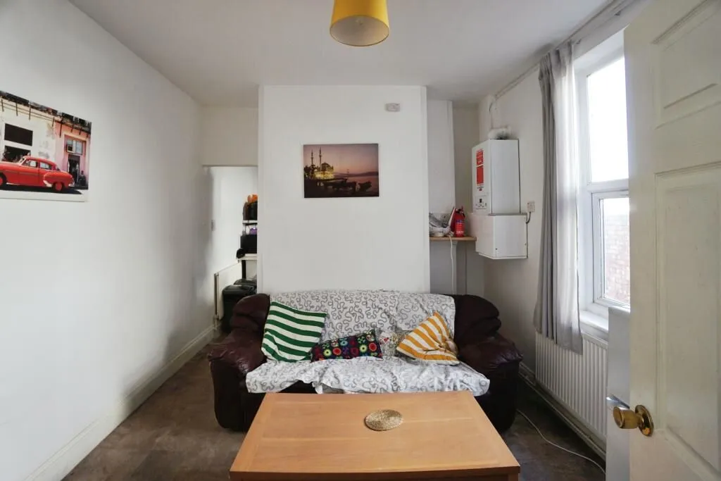 Wolverhampton, West Midlands, WV3 0LG - Online Properties