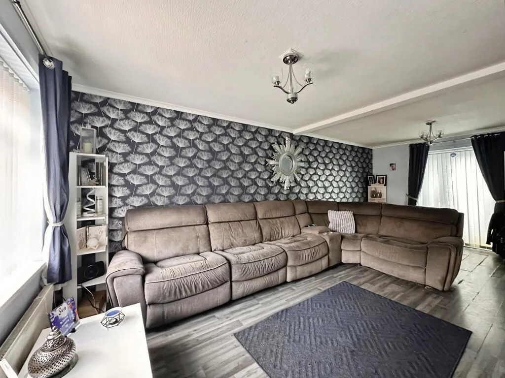 Morley, Leeds, West Yorkshire, LS27 8SP - Online Properties