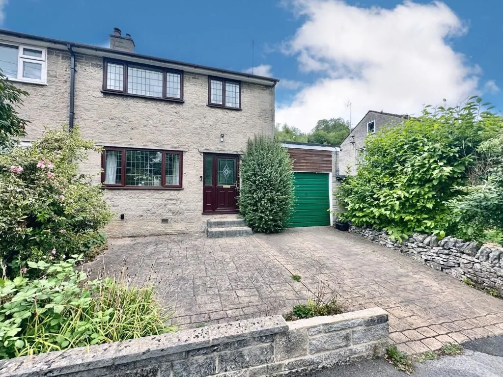 Calver, Hope Valley, Derbyshire, S32 3XW - Online Properties