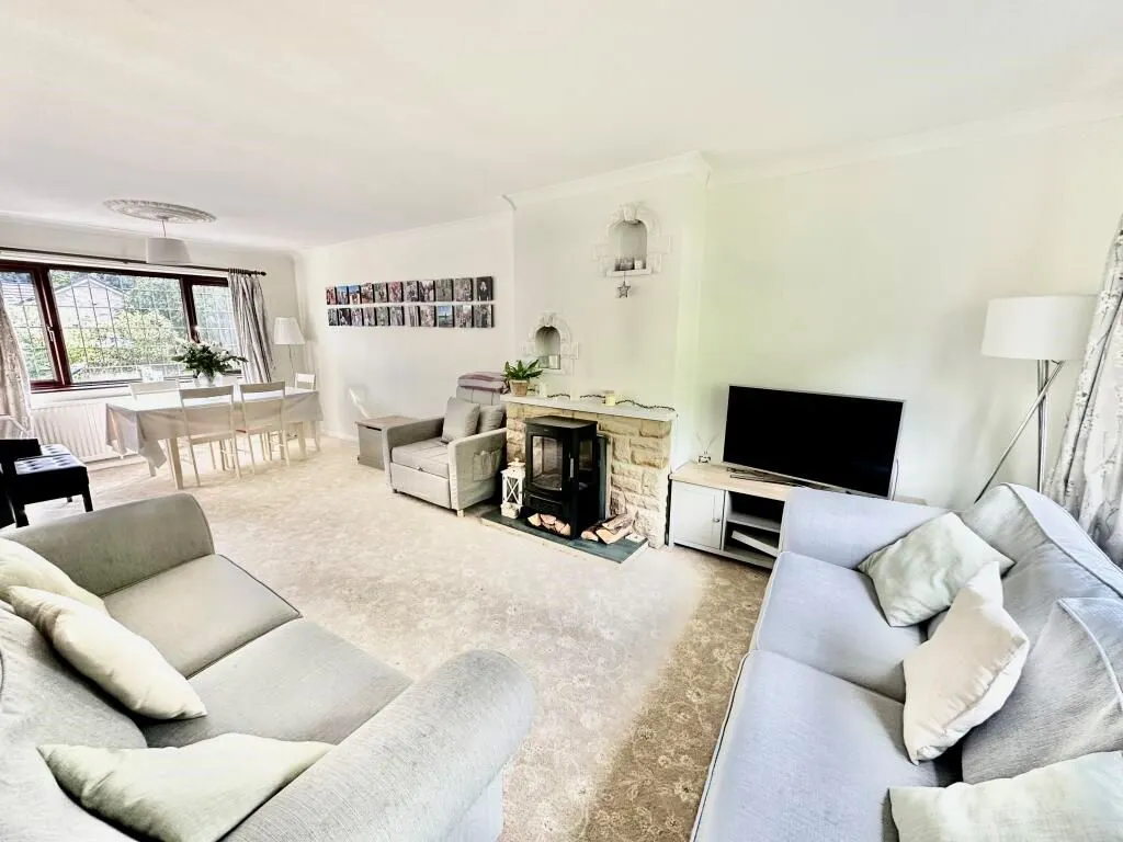 Calver, Hope Valley, Derbyshire, S32 3XW - Online Properties