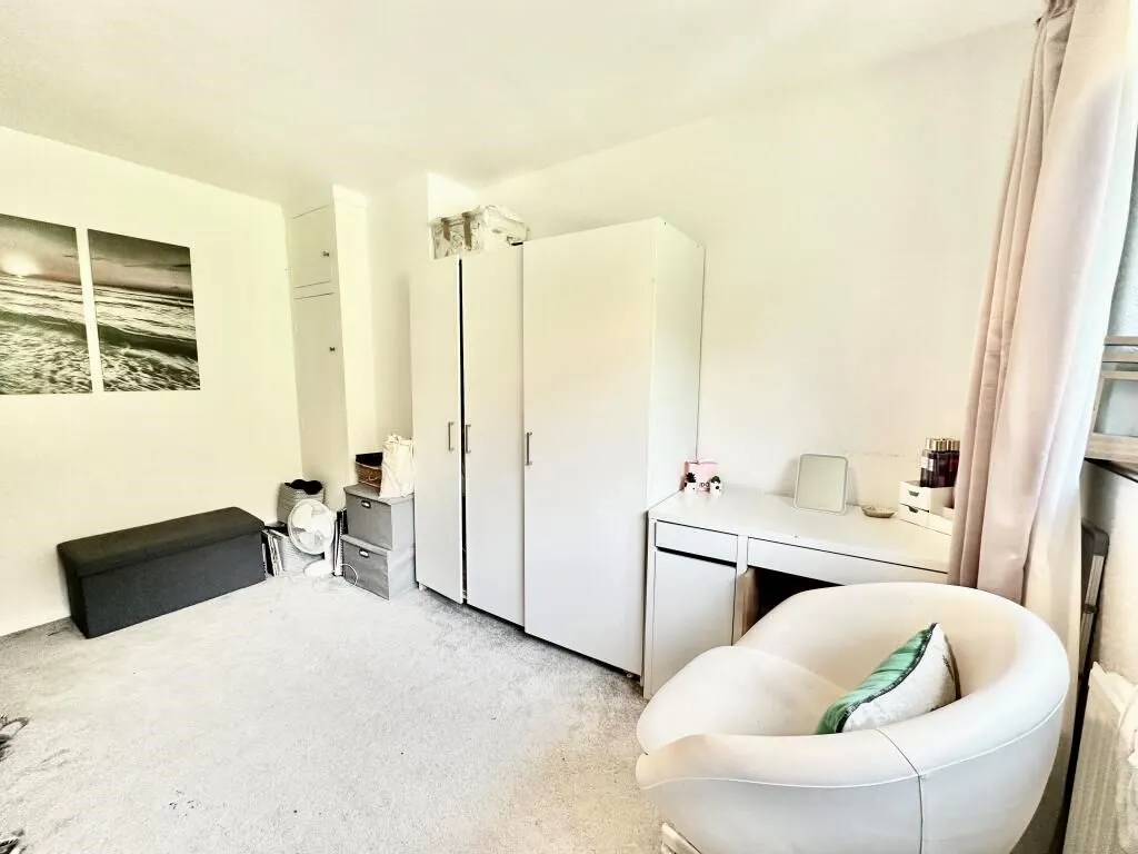 Calver, Hope Valley, Derbyshire, S32 3XW - Online Properties