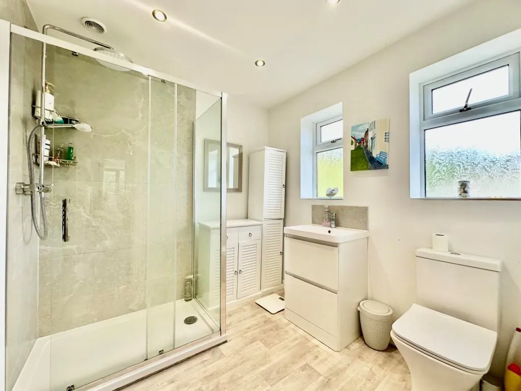 Calver, Hope Valley, Derbyshire, S32 3XW - Online Properties