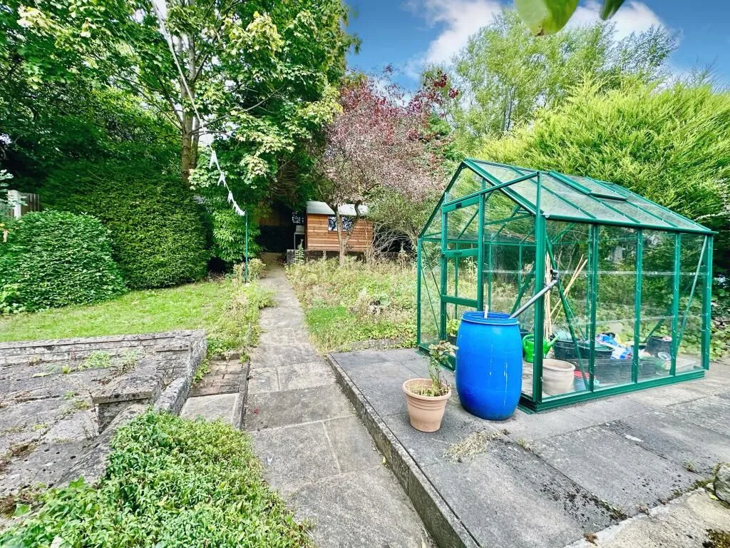 Calver, Hope Valley, Derbyshire, S32 3XW - Online Properties