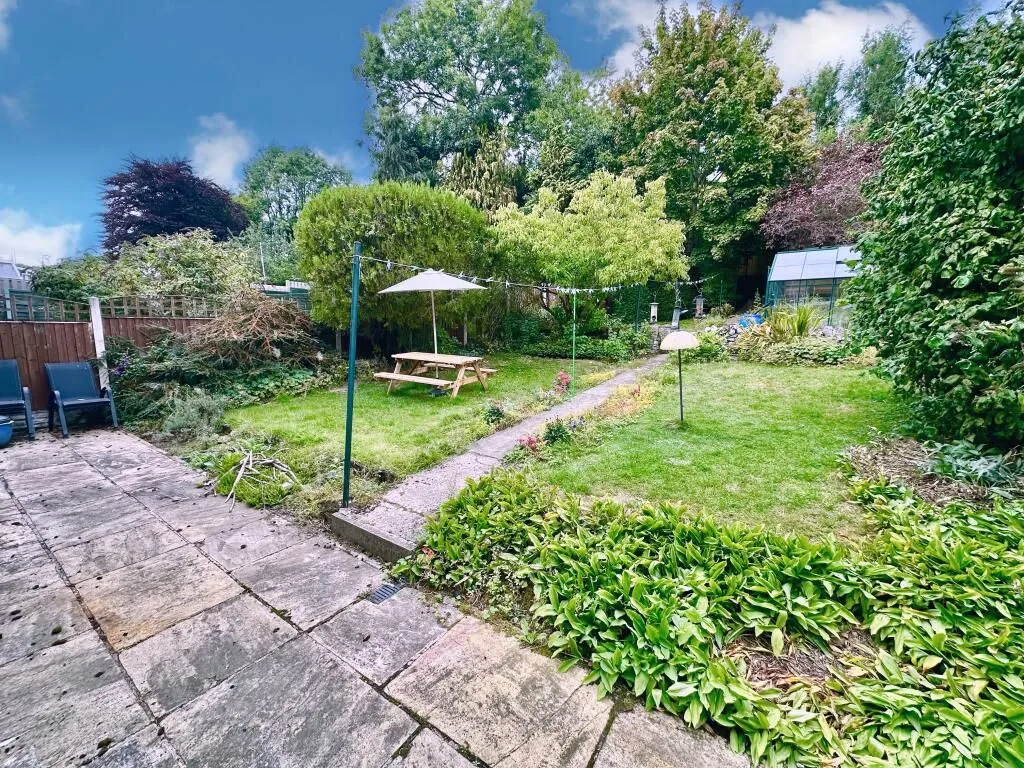 Calver, Hope Valley, Derbyshire, S32 3XW - Online Properties