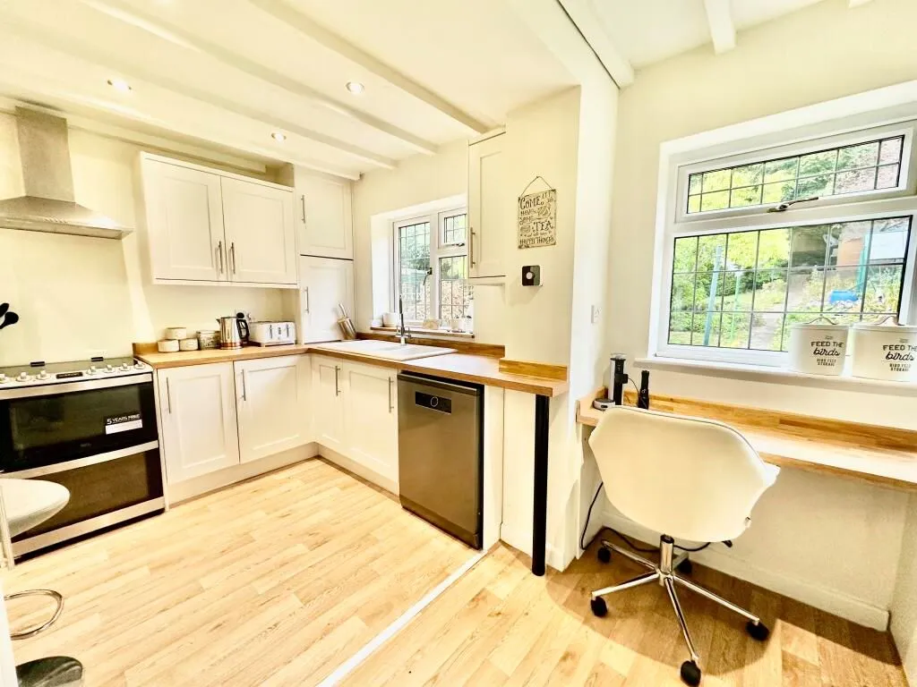 Calver, Hope Valley, Derbyshire, S32 3XW - Online Properties