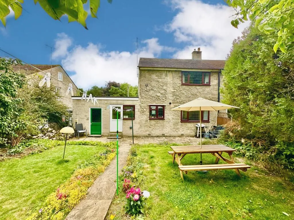 Calver, Hope Valley, Derbyshire, S32 3XW - Online Properties