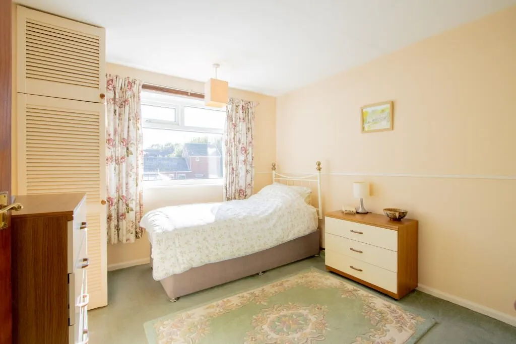 Outwood, Wakefield, West Yorkshire, WF1 2JY - Online Properties