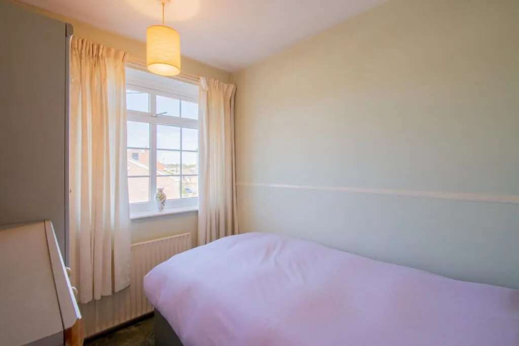 Outwood, Wakefield, West Yorkshire, WF1 2JY - Online Properties