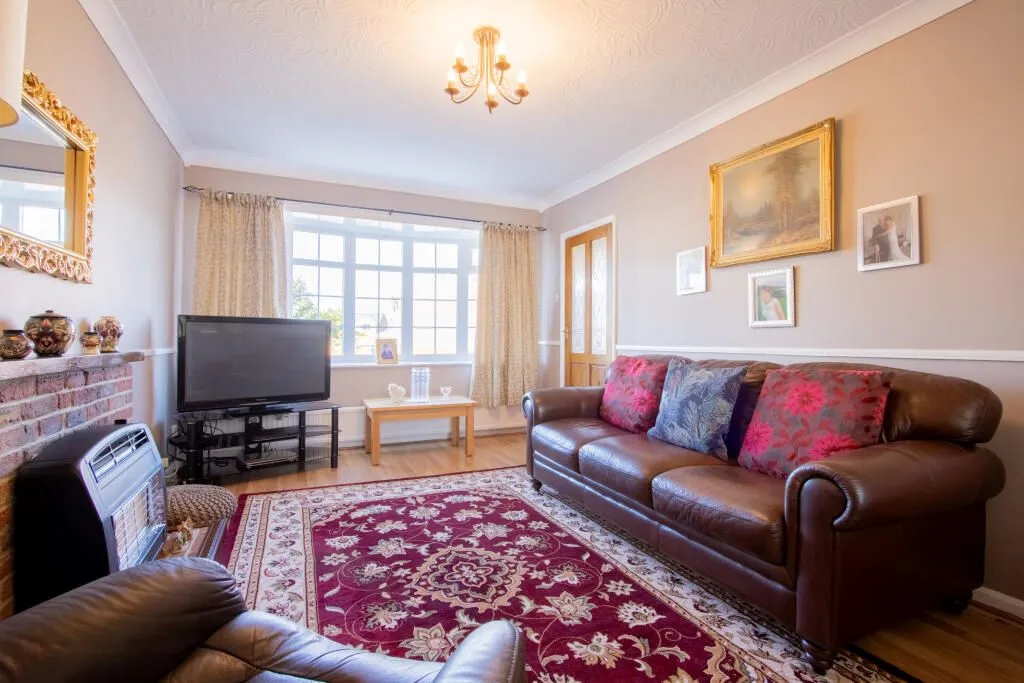 Outwood, Wakefield, West Yorkshire, WF1 2JY - Online Properties