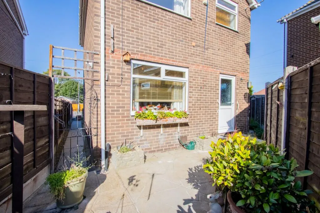 Outwood, Wakefield, West Yorkshire, WF1 2JY - Online Properties