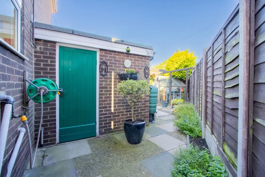 Outwood, Wakefield, West Yorkshire, WF1 2JY - Online Properties