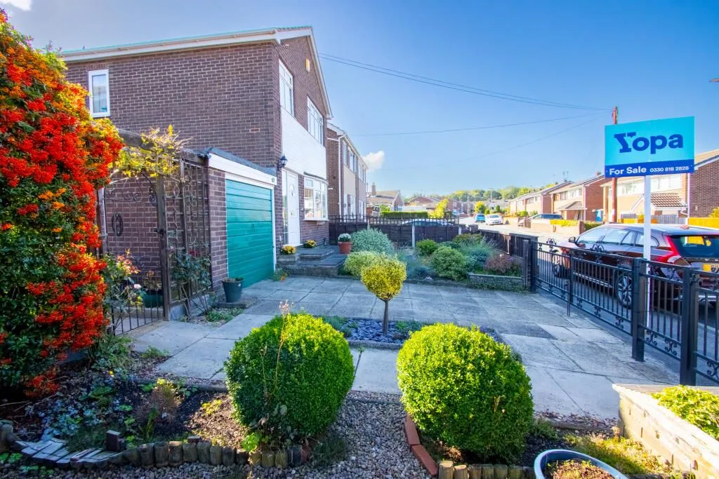 Outwood, Wakefield, West Yorkshire, WF1 2JY - Online Properties