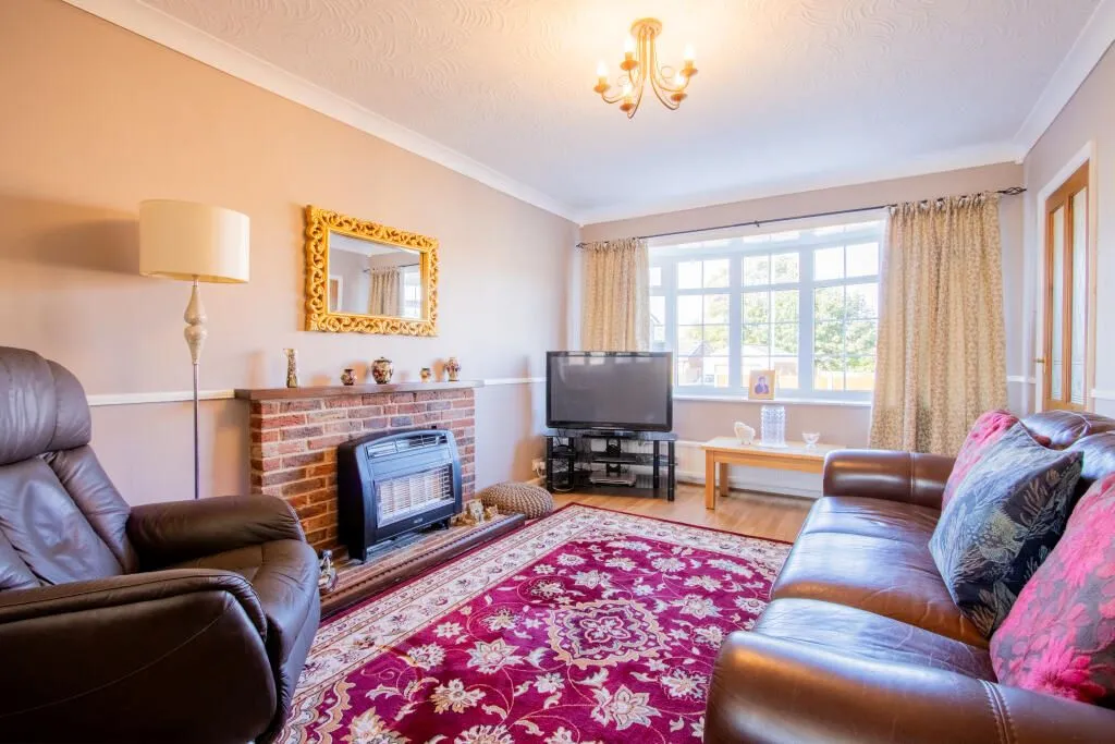 Outwood, Wakefield, West Yorkshire, WF1 2JY - Online Properties